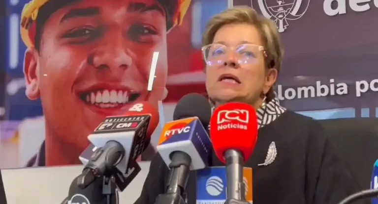 Colombia: Ministerio del Trabajo denuncia que mujeres trabajan en pañales por prohibición de ir al baño