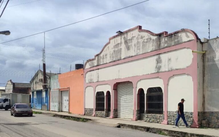 Corpoelec exige pago de $4 mil a Iglesia Buen Pastor de Carúpano para reponerle servicio