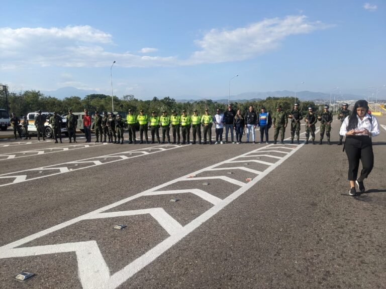 Ejército y Policía de Colombia acompañan la Séptima Vuelta al Táchira en Bicicleta