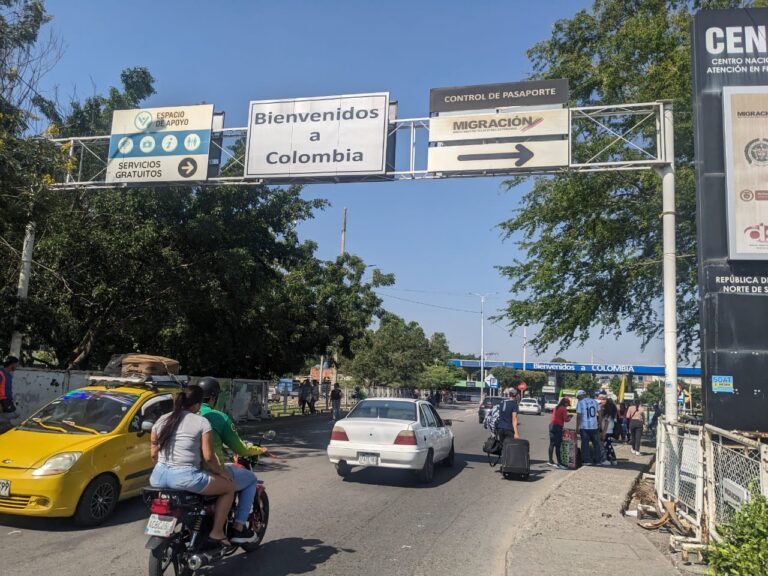 “Ya nos atendieron en el AMC”: Transportistas venezolanos esperan retornar lo más pronto a su ruta binacional 