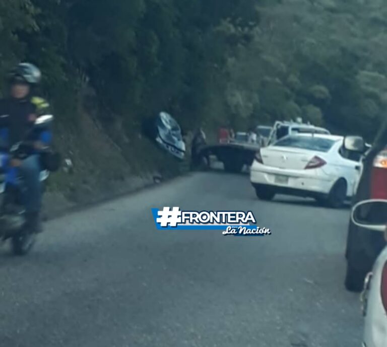 Accidente de tránsito en la vía Apartaderos – San Antonio