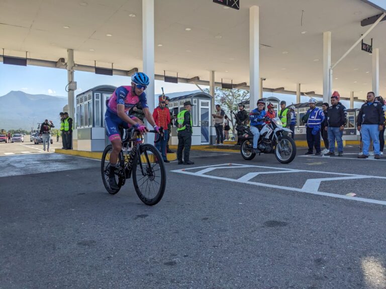 Séptima Vuelta al Táchira cruzó el Atanasio Girardot
