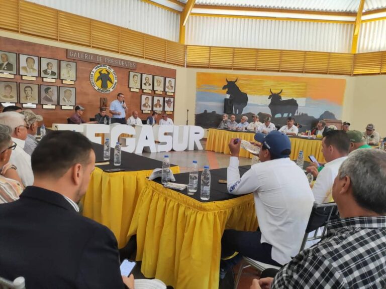 Productores solicitan gasolina, reparación de vías y financiamiento