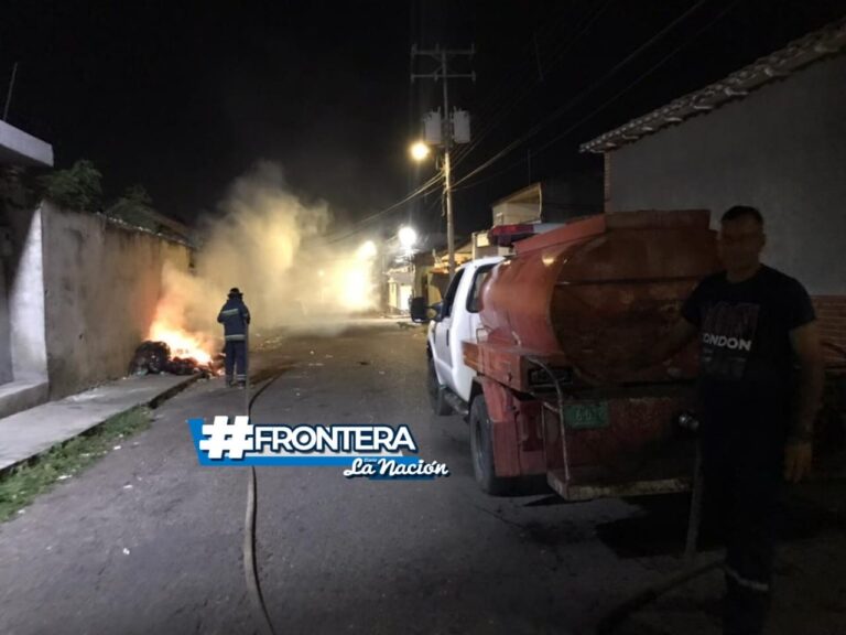 Bomberos atienden llamado de alerta por quema de basura en San Antonio