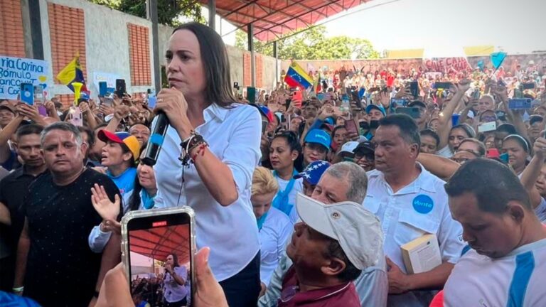 María Corina Machado expresa apoyo a trabajadores, jubilados y pensionados