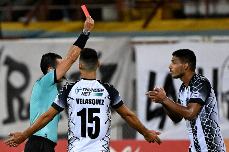 Más transparencia y más polémica con el Var en España