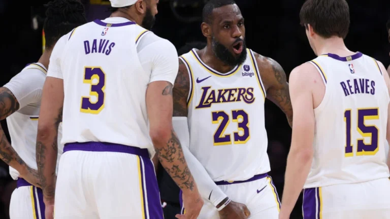 Lakers disfrutan el show de LeBron