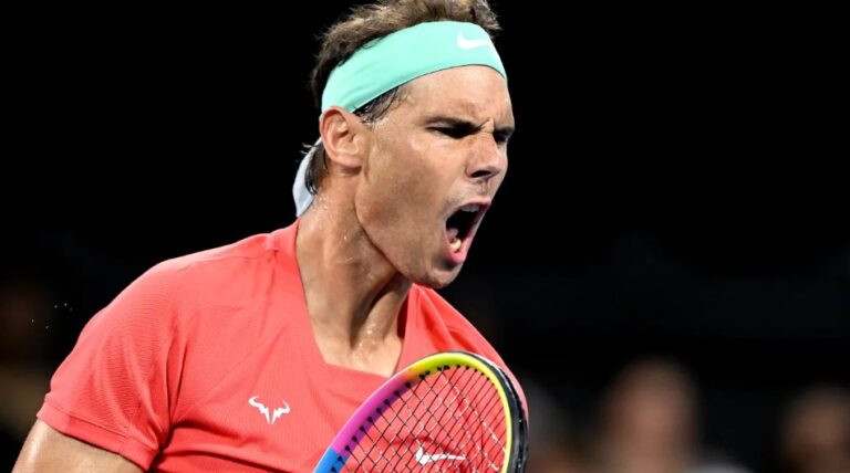 Rafael Nadal regresa de una lesión y gana con autoridad