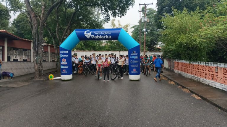 Veinte kilómetros de ciclo rodada con los estudiantes de Ureña