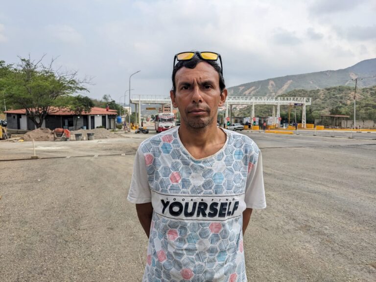 Motorizados rechazan cobro a sus vehículos en el peaje de San Antonio