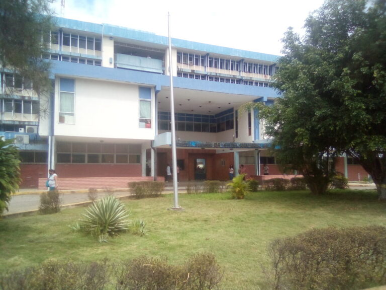 Guárico | Siguen averiados ascensores del hospital Dr. Israel Ranuarez Balza