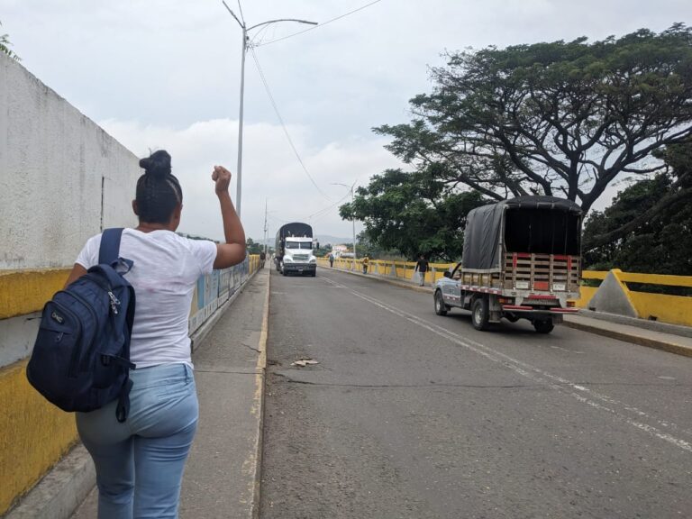 Así luce el puente Simón Bolívar este 7F