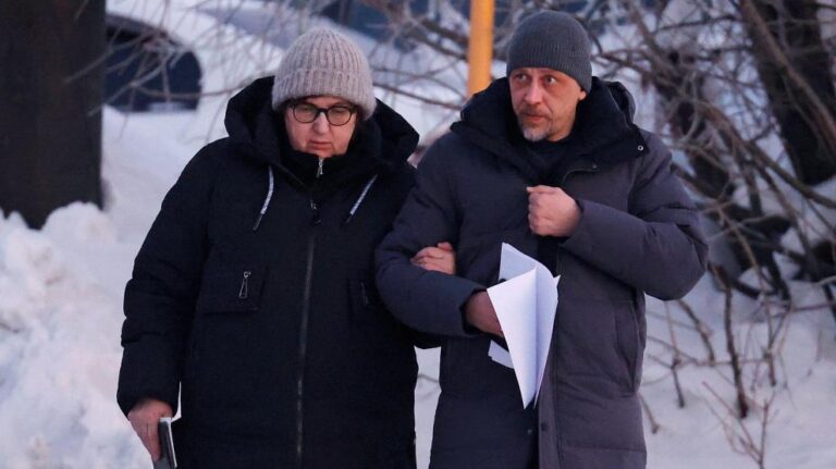 Madre de Navalni exige a Putin que le entregue el cuerpo de su hijo para un entierro digno