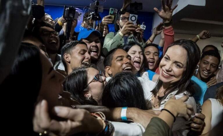 Machado: “Maduro sabe que en una competencia electoral conmigo, su derrota sería monumental”