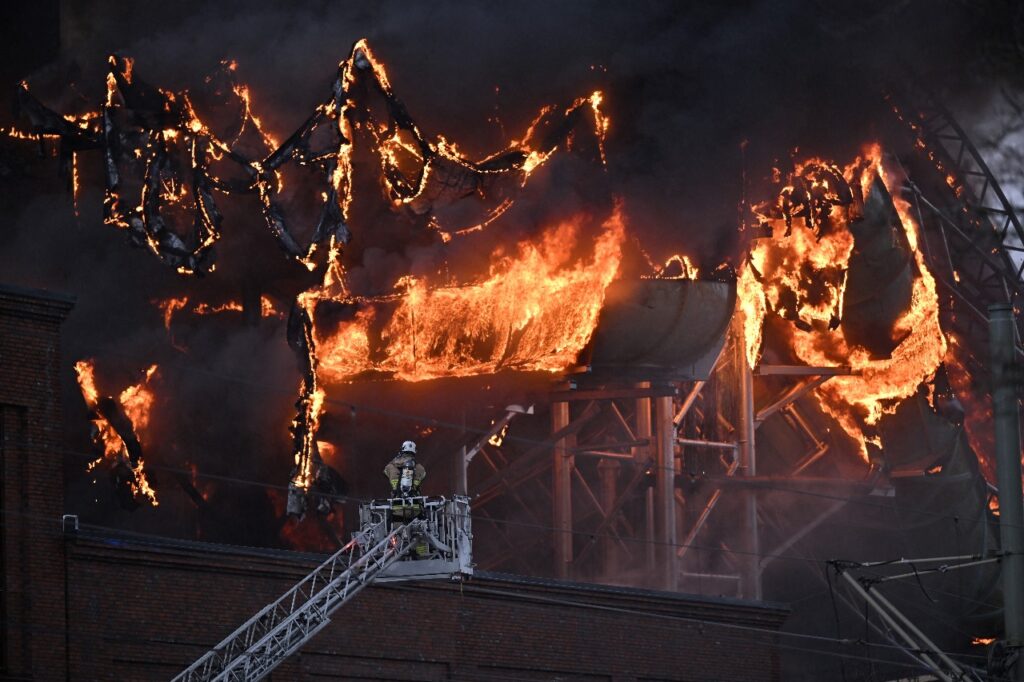 Incendio en el mayor parque de atracciones de Suecia