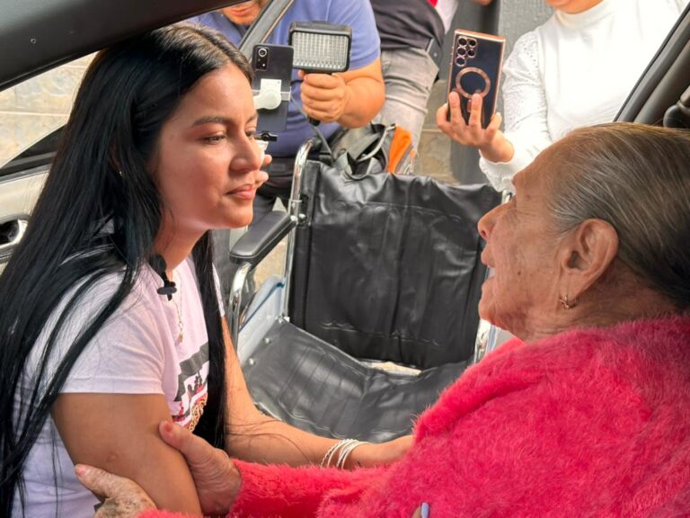 Alcaldía de Cárdenas entrega 12 ayudas técnicas