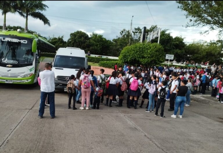 Todo listo para la reactivación del transporte escolar de frontera este 11M