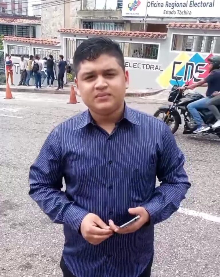 Desde la frontera a San Cristóbal para inscribirse en el Registro Electoral