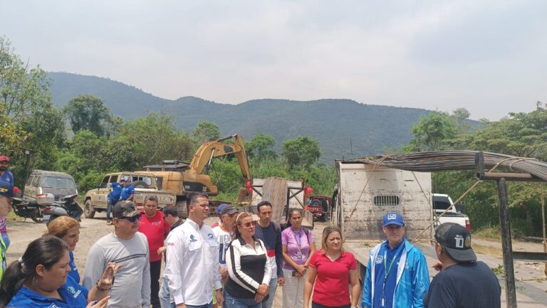 Movilizan materiales, maquinaria y recurso humano para ampliar Acueducto El Mesón