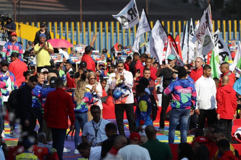 Maduro tilda a opositores como “piezas en el juego” de EEUU para “apoderarse de Venezuela”