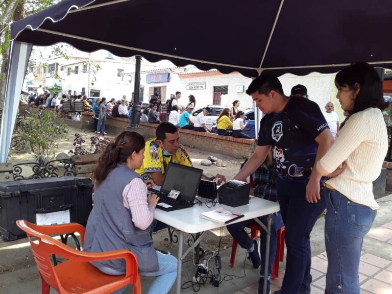 Piden nuevos votantes en Guásimos uso de planta eléctrica durante los cortes