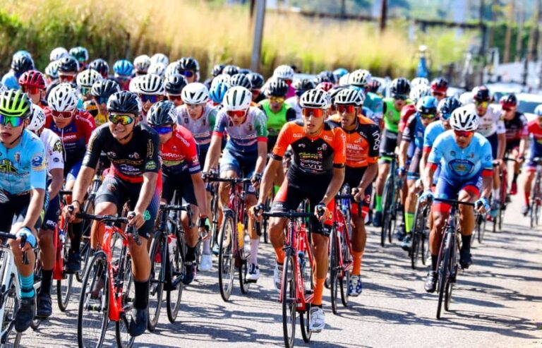 Alcalde Silfredo Zambrano padrino del Gran Tour Andina