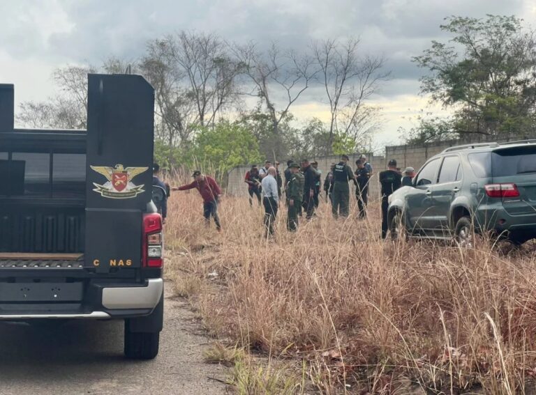 Bolívar | Falsos Cicpc roban 37.5 kilos de oro y armamento militar en alcabala