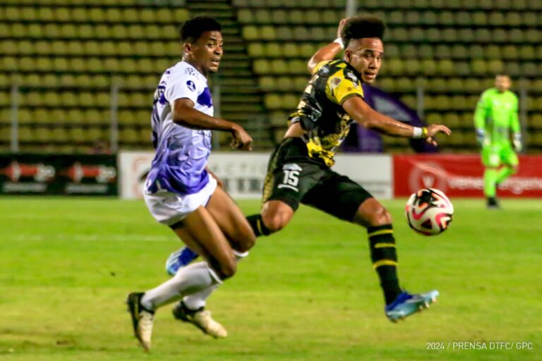 Angostura FC en plan arrollador: líder solitario de la Liga FutVe