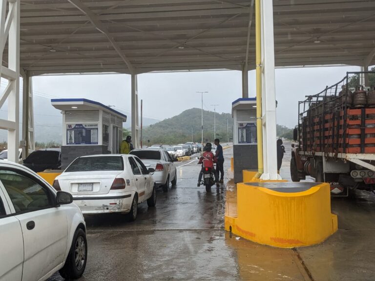 Más de 185 mil vehículos cruzaron en marzo el peaje de la frontera