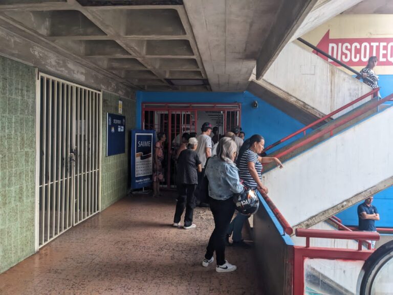 Apagones limitan atención sin previa cita en Saime de la frontera