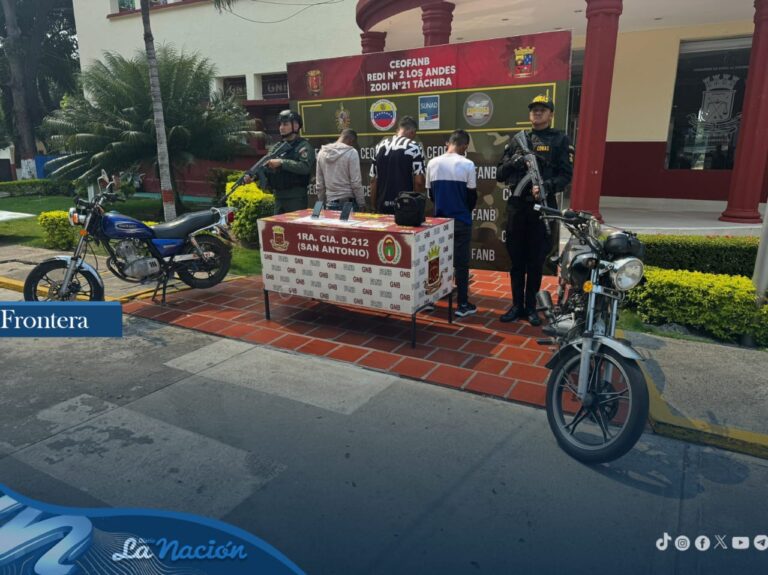 Capturados por extorsionar a transeúntes en San Antonio