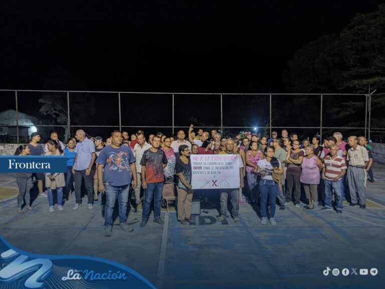 Aldeas fronterizas se alzan contra la explotación de minas de carbón en el Cerro Capote