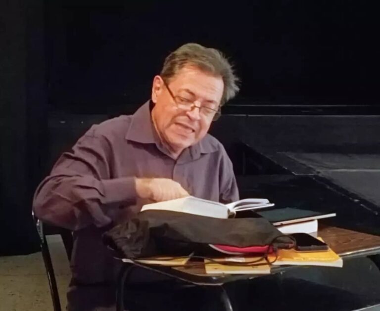 Pisanu presentó el folio de autores clásicos en la sala Freddy Pereyra