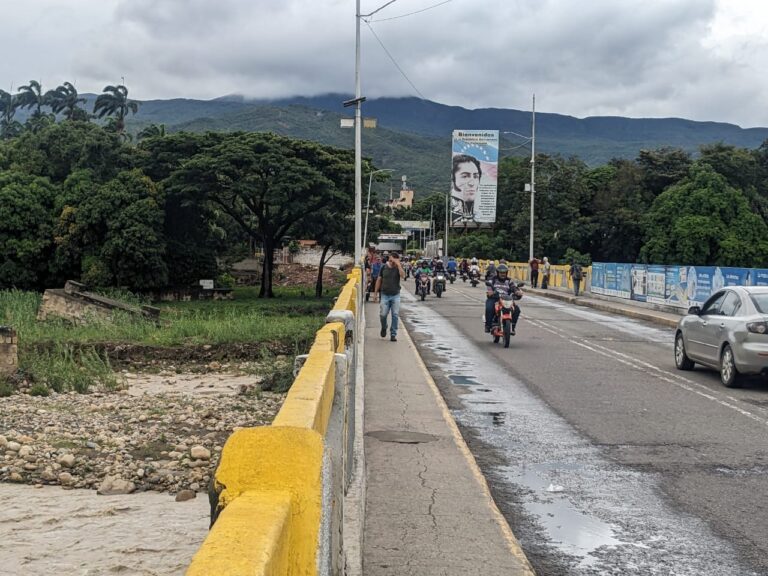 Lunes de precipitaciones en frontera