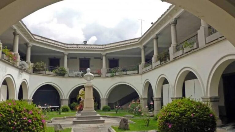 ULA busca estrategia para retener a docentes ante ola creciente de renuncias