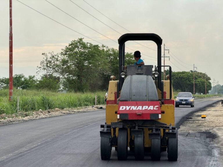 Continúa el plan de asfaltado en la vía El Toreño de Barinas