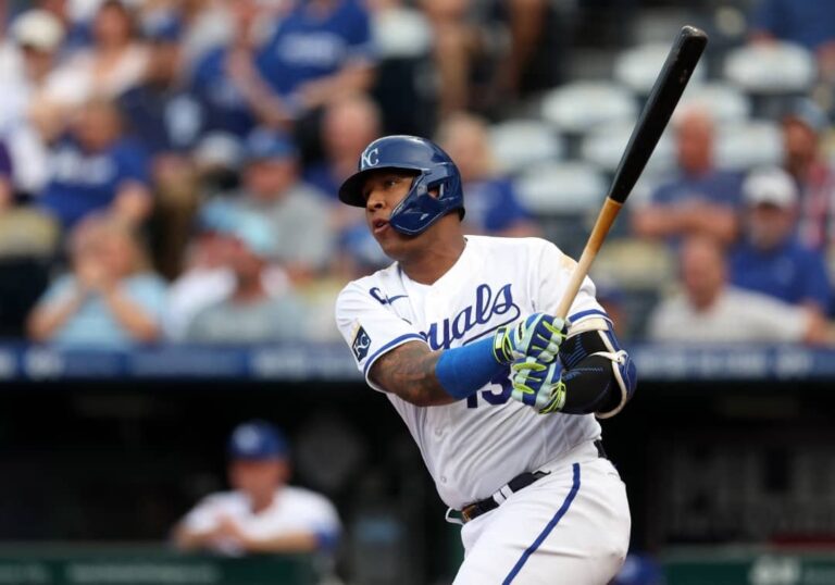 Grand Slam de Edward Olivares impulso a los Piratas de Pittsburgh ante Angelinos