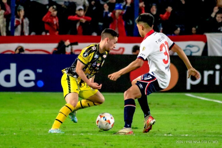 El Deportivo Táchira por el desquite ante el golpeado Libertad de Paraguay