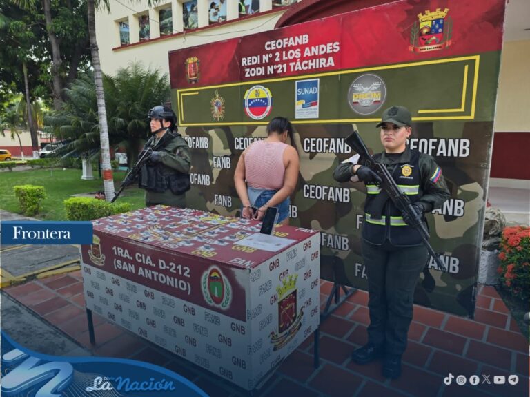 Capturada en el puente Simón Bolívar con 43 dediles de droga
