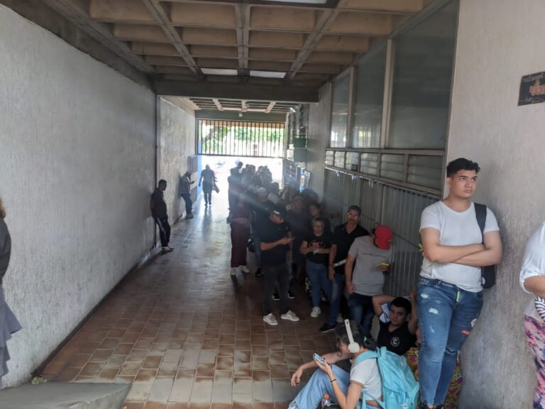 Nutrida asistencia al Saime de frontera