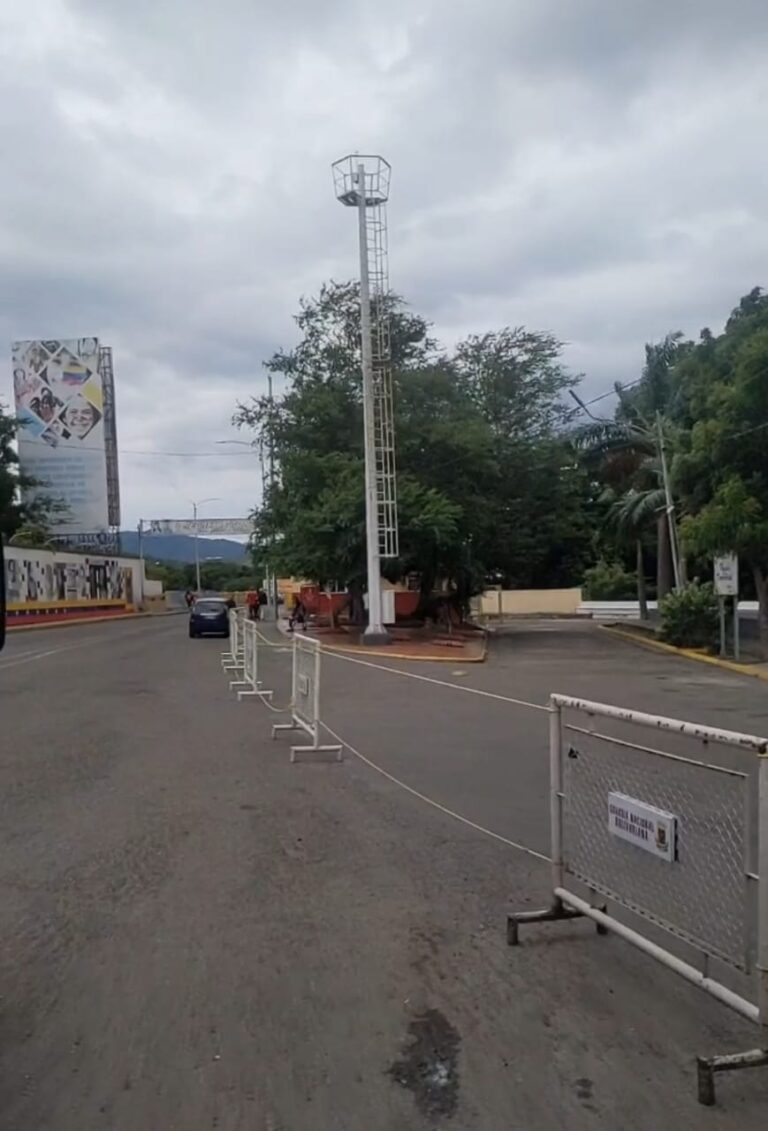Así luce el tránsito por el puente Simón Bolívar