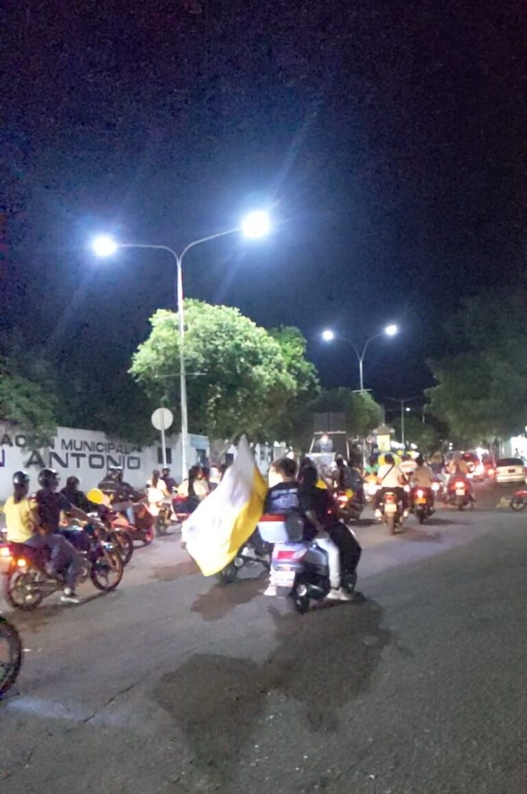 Sanantonienses en caravana con su Patrona