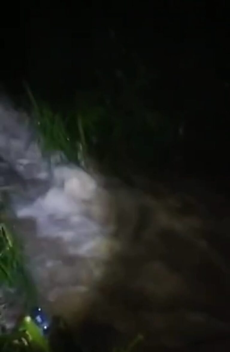 Reportan rotura del tubo matriz en la vía Peribeca – Capacho