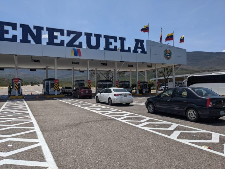 Restricciones que persisten en los cuatro puentes binacionales