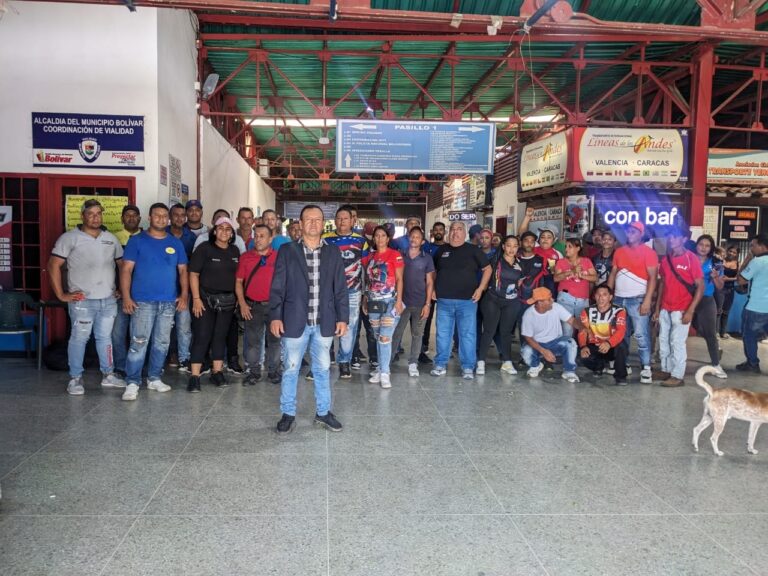 Exigen que habiliten una vía alterna para el retorno de interurbanos a frontera