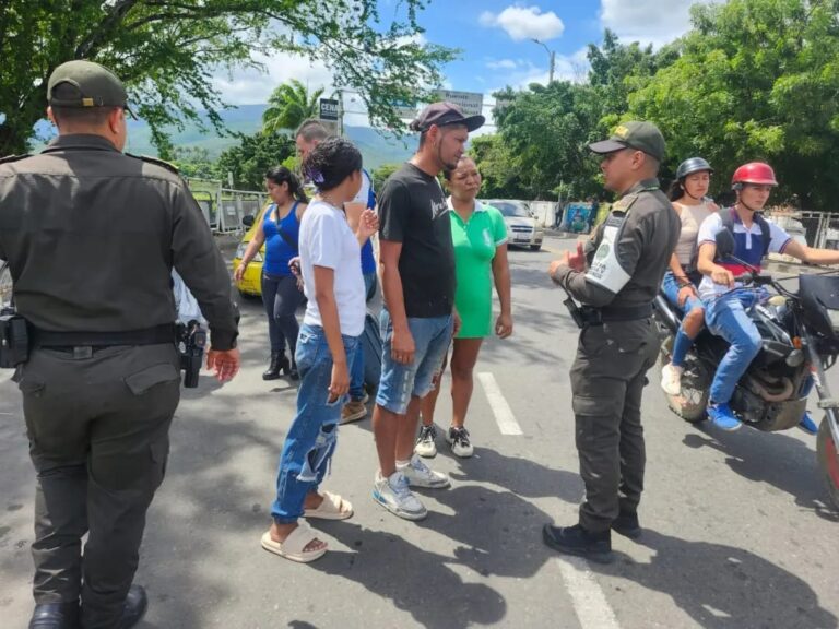 Abordan temas de prevención en el puente binacional