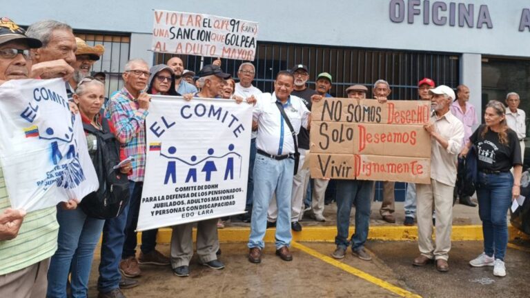 Lara | Adultos mayores exigen pensiones justas