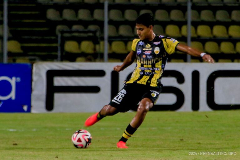 Canteranos felices tras debutar como profesionales con el Aurinegro