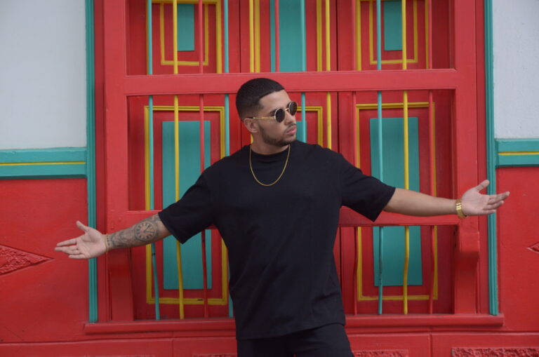 El cantante colombiano Dejeims se reinventa con “Igual que yo”