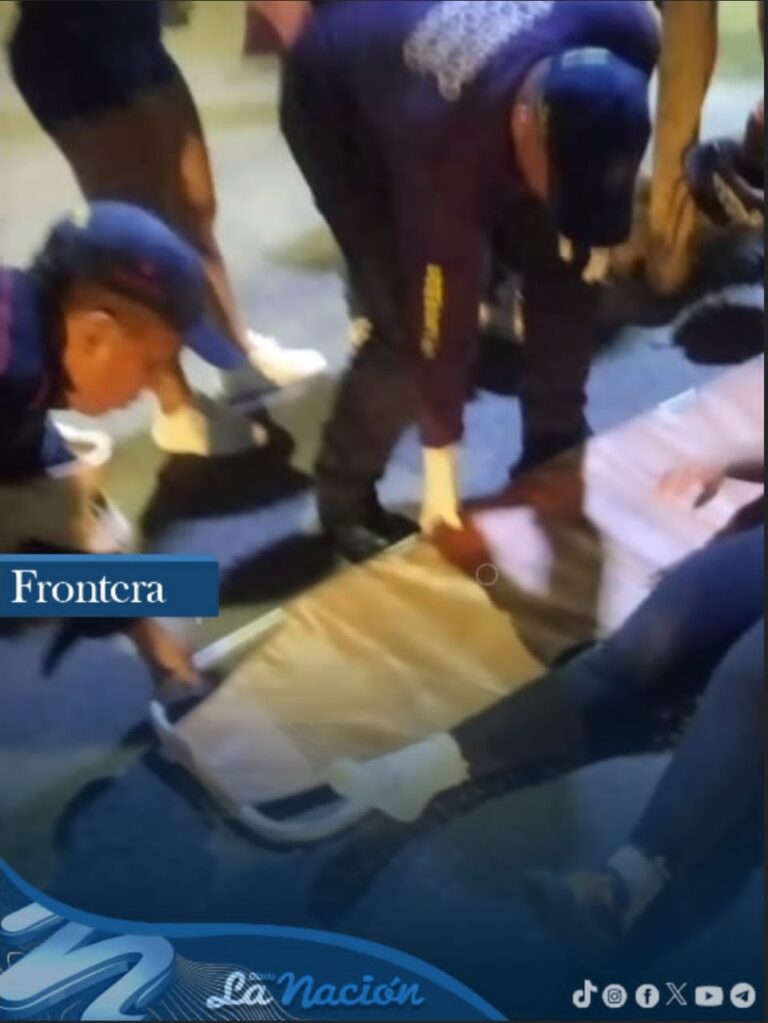 Un mujer lesionada en colisión entre dos motos en San Antonio